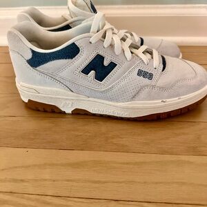 Like NEW New Balance 550 White and Blue Athletic Shoes